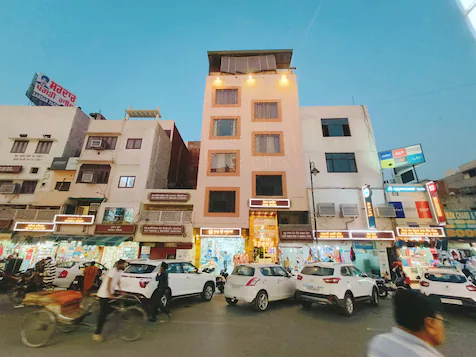 Hotel Crown,Near Golden Temple,3 star