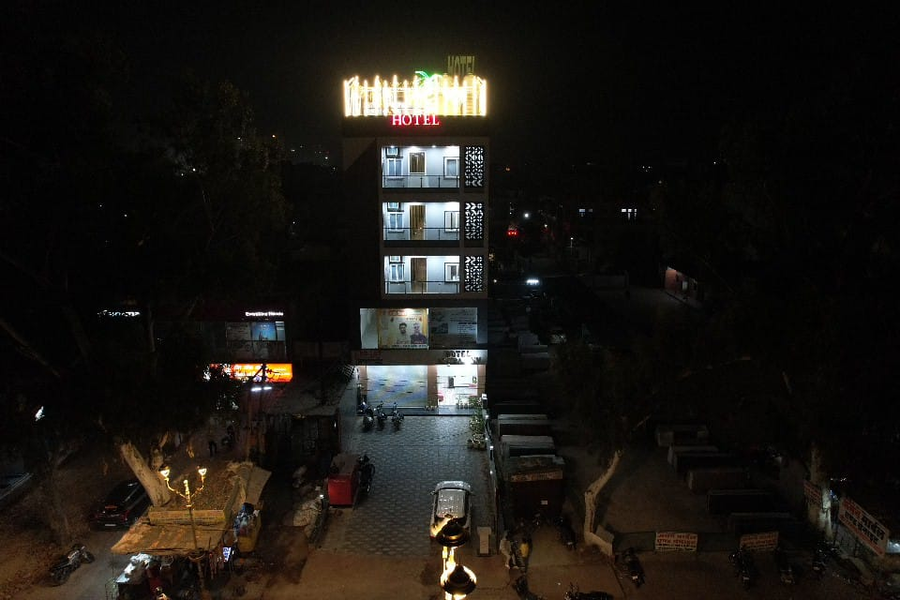 Hotel Adhiraj Inn,Electricity Board Area,3 star