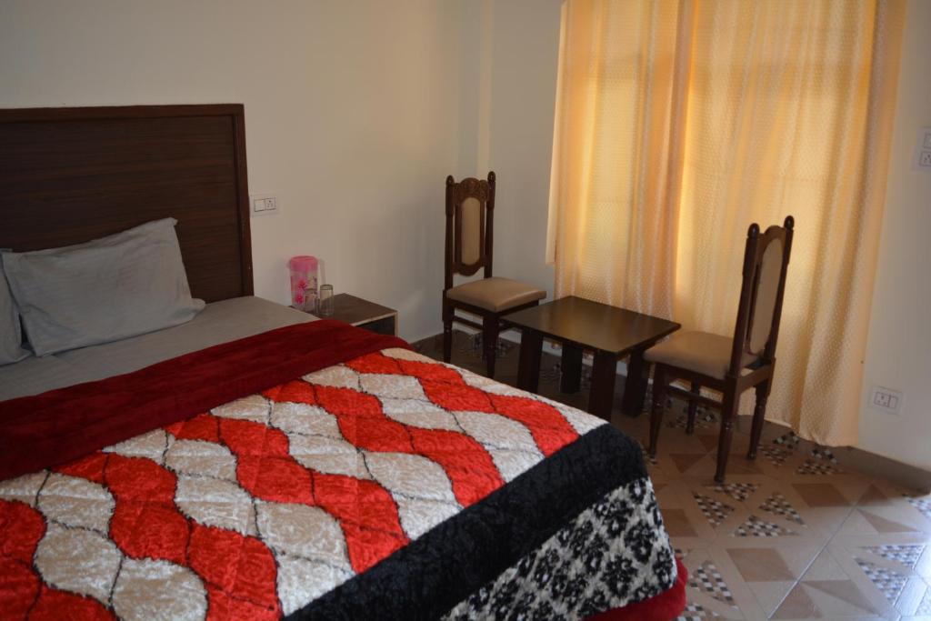 room-image