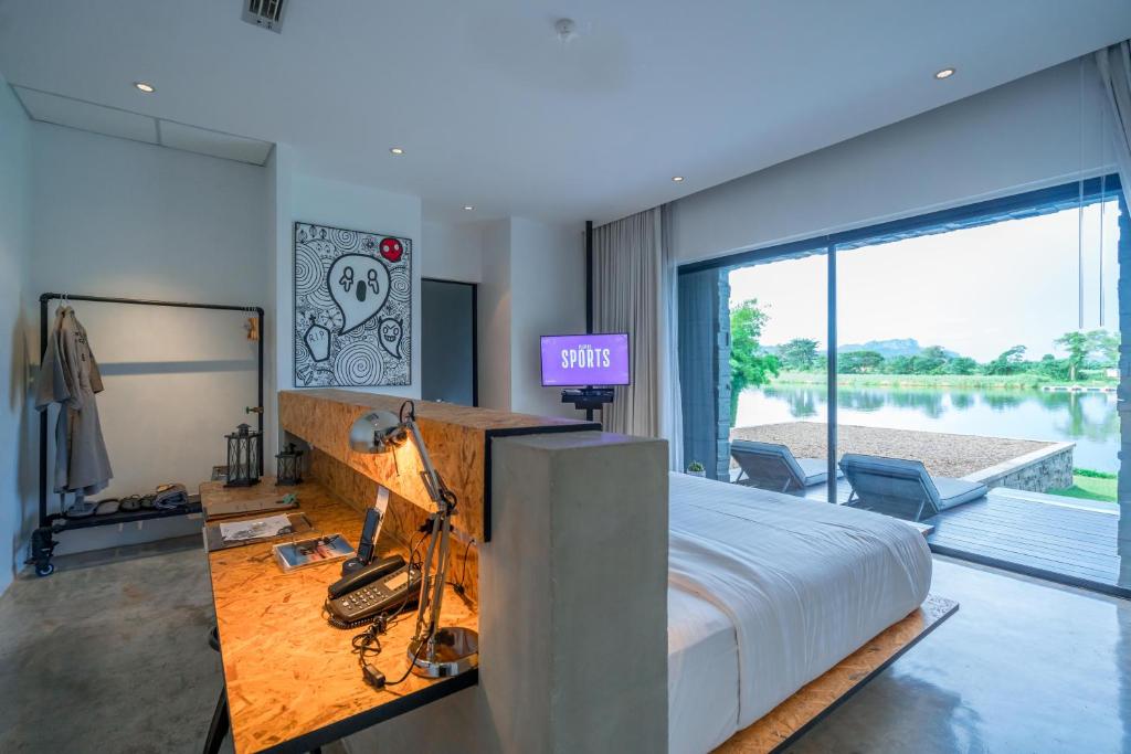 room-image