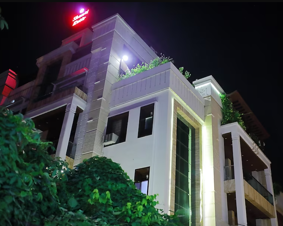 Hotel Shanti Kutir,Swaroop Nagar,3 star