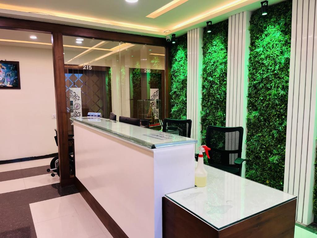 Hotel Shree Palace,Rishi Nagar,3 star