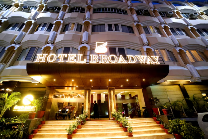 New Hotel Broadway,Bhelupur,3 star
