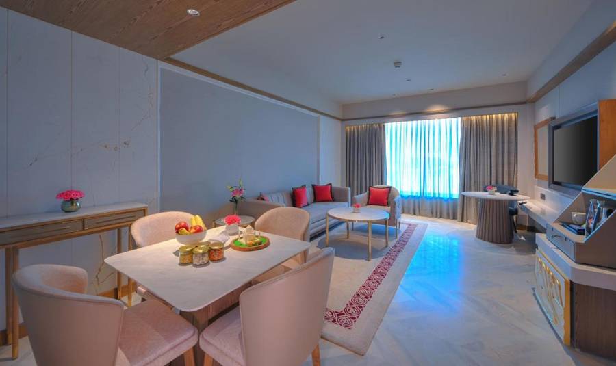 Taj Agra,Fatehabad Road,5 star