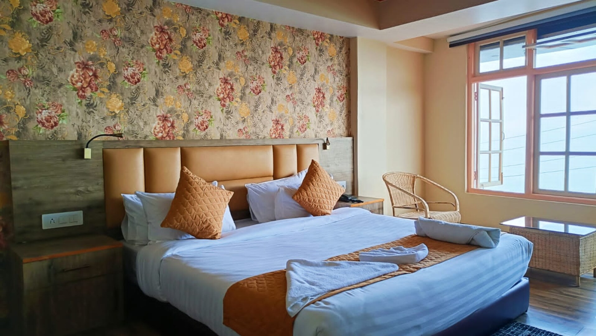 Rudra Bhawan,Gandhi Road,3 star
