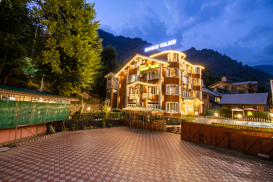 Hotel Bombay Palace,Laripora, Pahalgam,3 star