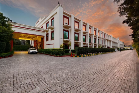 The Ocean Pearl Retreat,Chattarpur,4 star