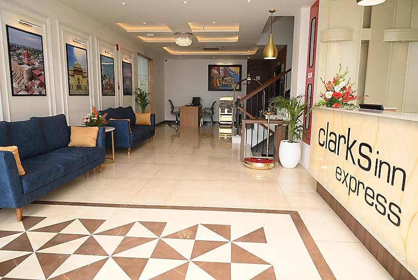 clarks inn express ayodhaya