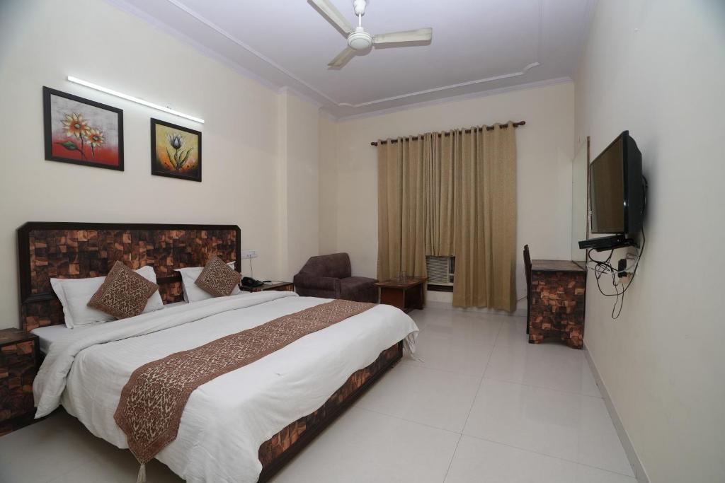 Hotel Silver Arc,Karolbagh,3 star