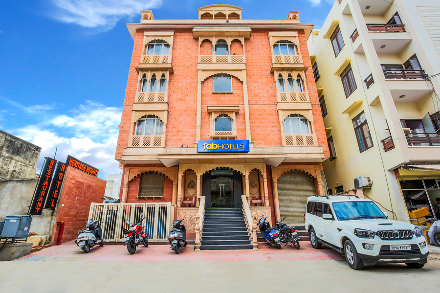 Fabhotel Tipsyy Inn Suites,ADARSH NAGAR,3 star