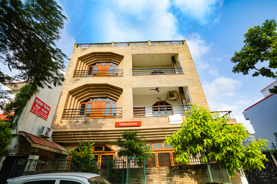 Fabexpress Prashansa Palace,Varanasi Railway Junction,3 star