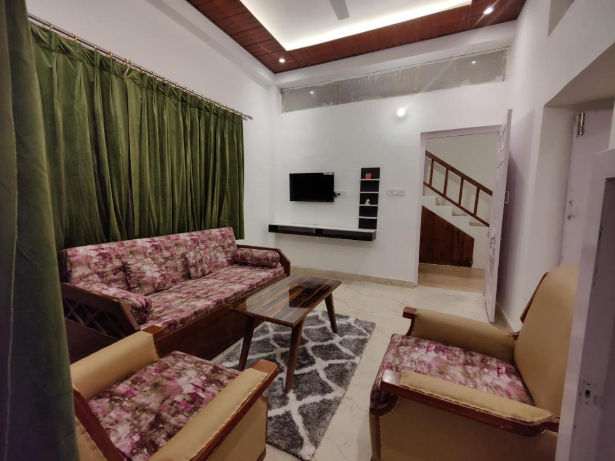 Gufa Cottage,Camel's Back Road, Mussoorie ,3 star