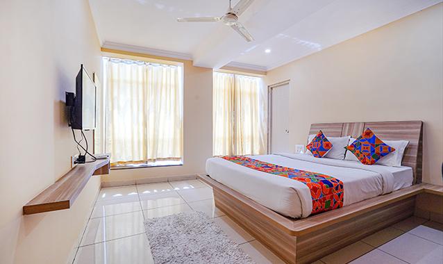 Via Bns Comforts,Bannerghatta Rd,3 star