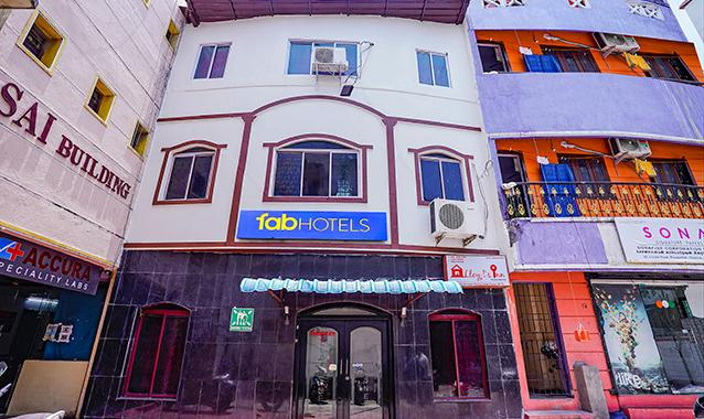 Fabexpress Lloyds Inn I,ROYAPETTAH,3 star