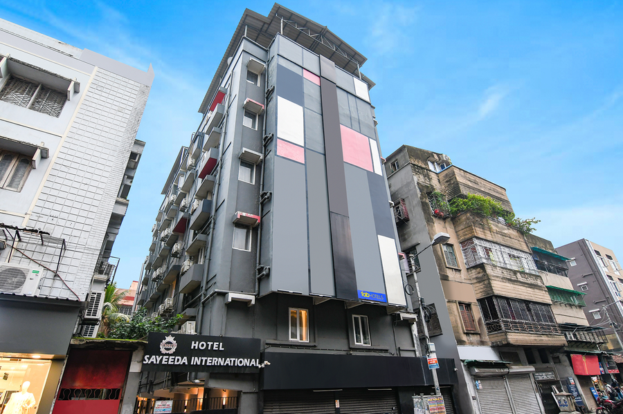Fabhotel Sayeeda International,PARK STREET AREA,3 star