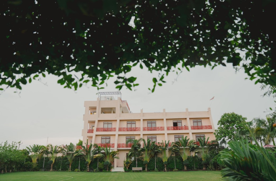 Kashi Anandam Signature Collection By Eight Continents,Madhopur,4 star