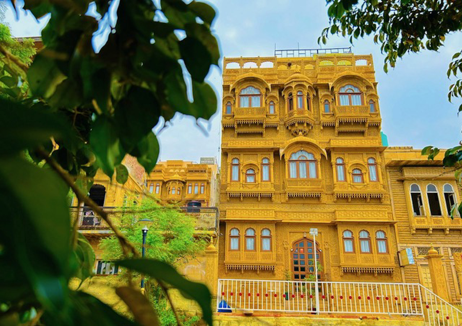 Golden Marigold Hotel,Manak Chowk,3 star