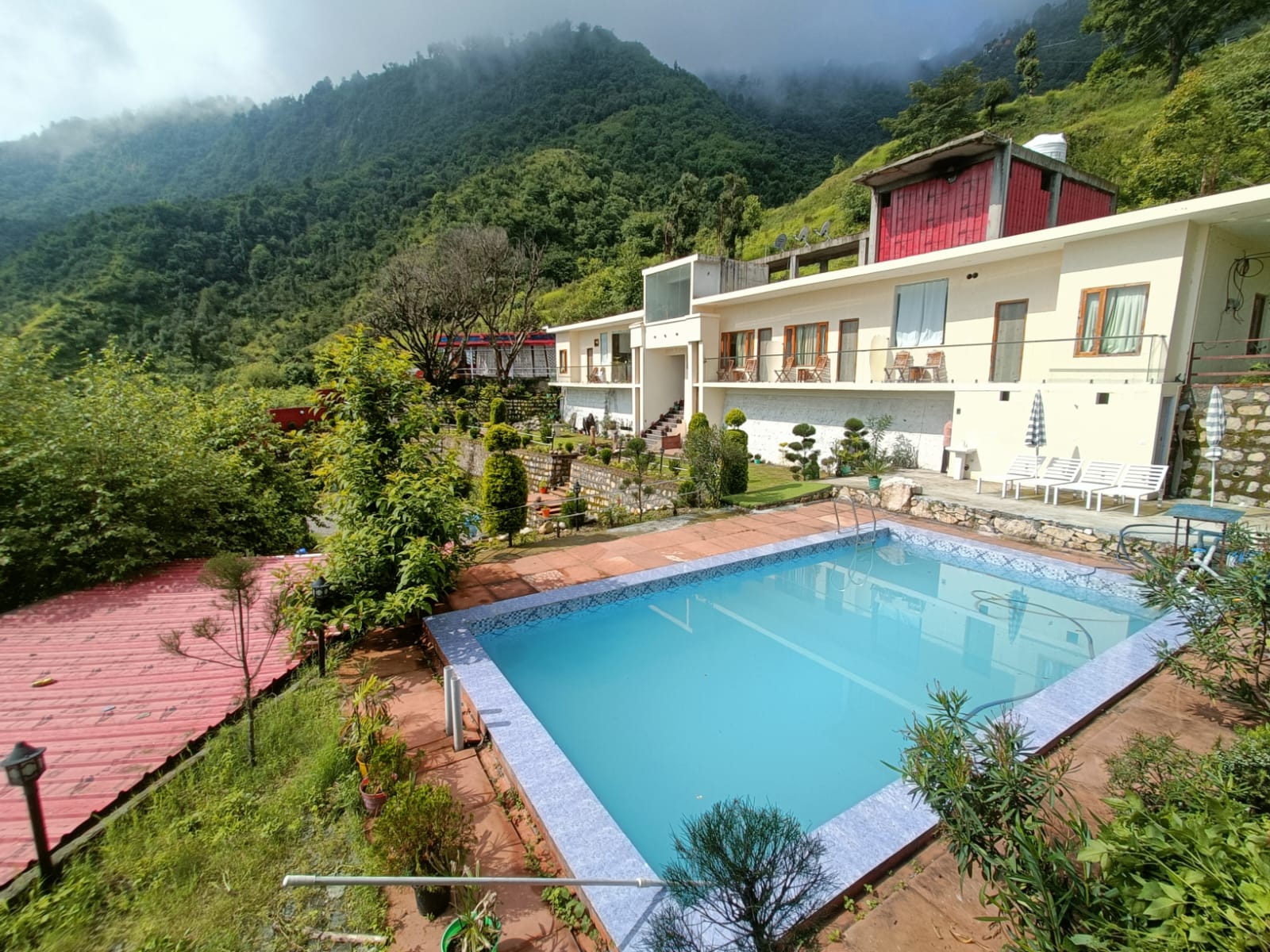 Hotel Luxmi Villas Inn,Kempty Fall Road,3 star