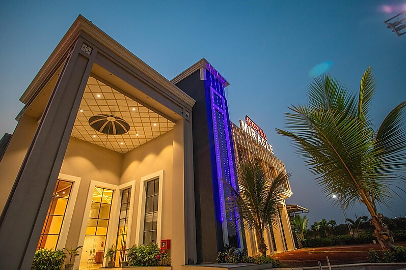 Hotel Miracle,Indore Rd,3 star