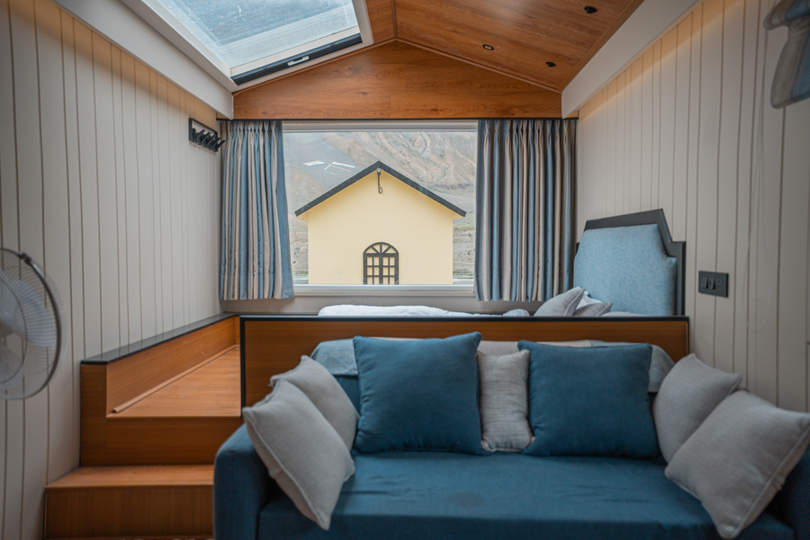 Yellow Hotels & Cottages,,3 star