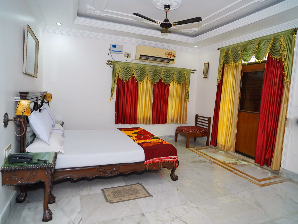 room-image