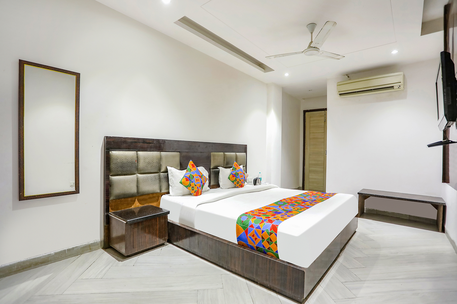 Fabexpress Lotus Palace,Dwarka Sector 13 Metro,3 star
