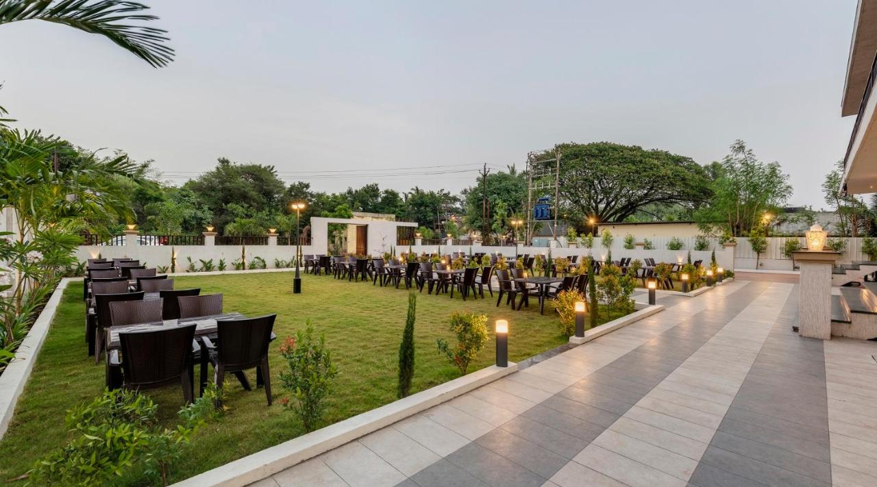 Park Land,Rajbandh,3 star