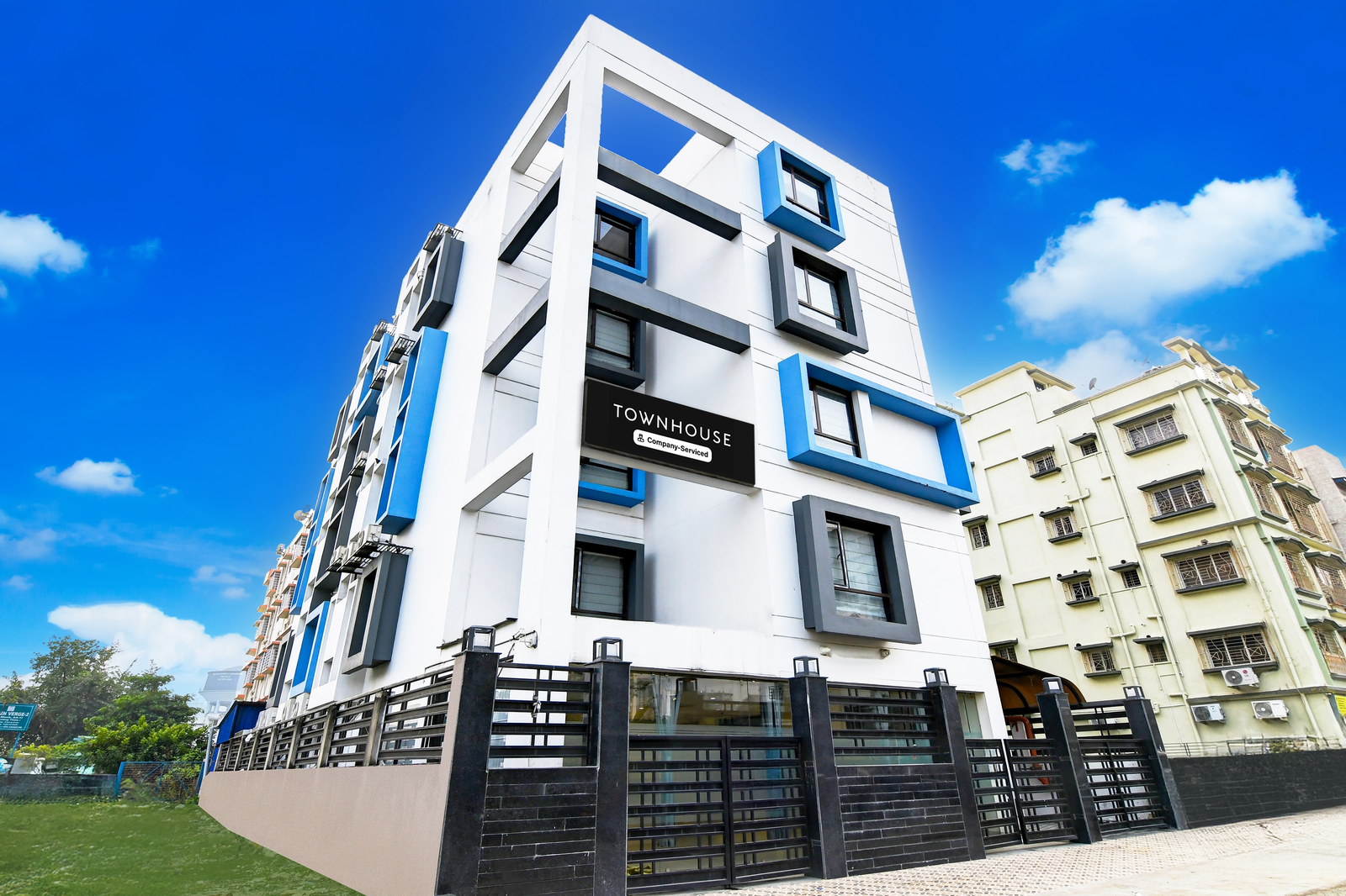 Super Townhouse New Town Near Dlf,New Town,4 star