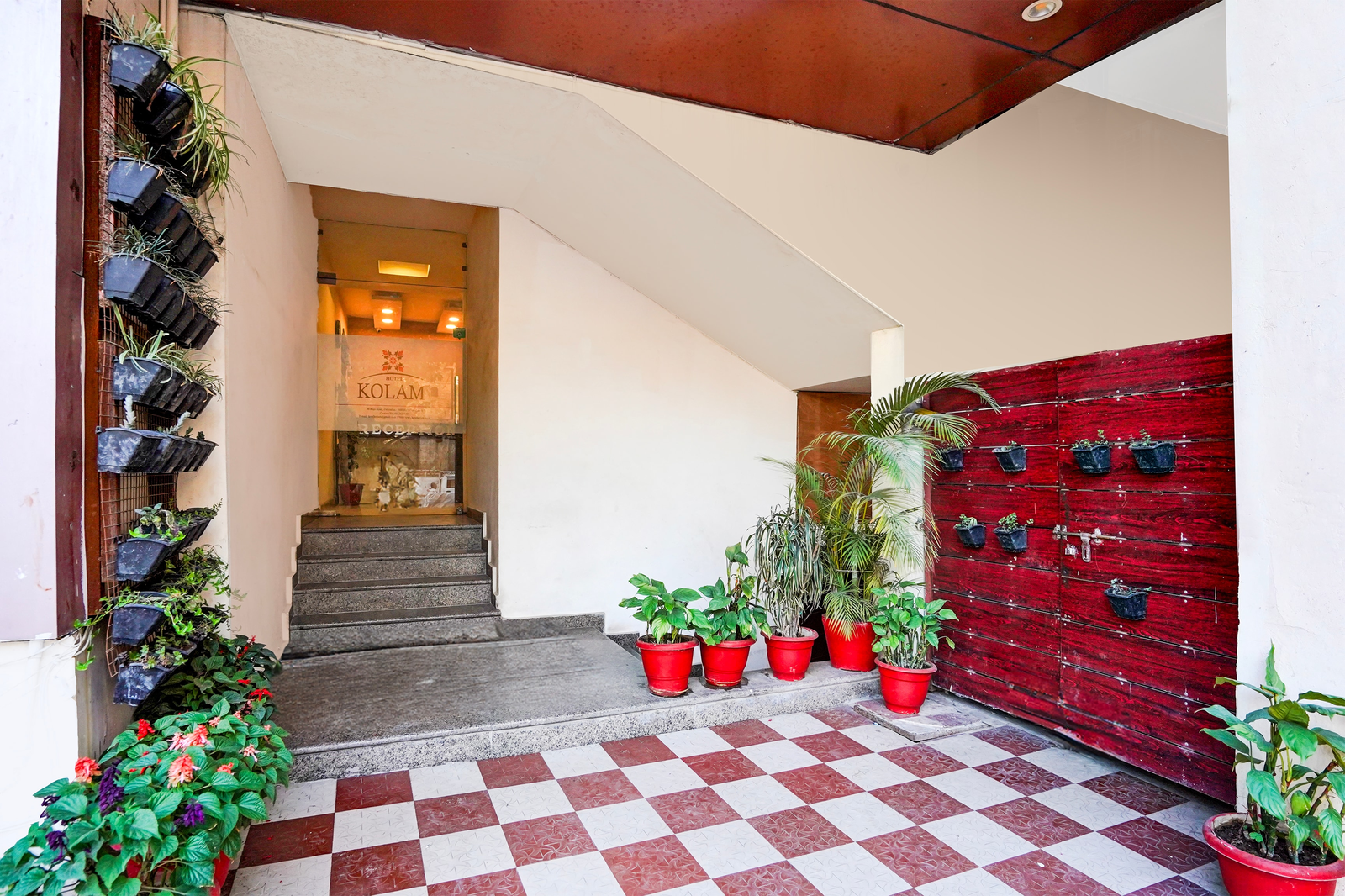 Super Townhouse Prince Chowk Near Railway Station,Near Dehradun Train Station,4 star