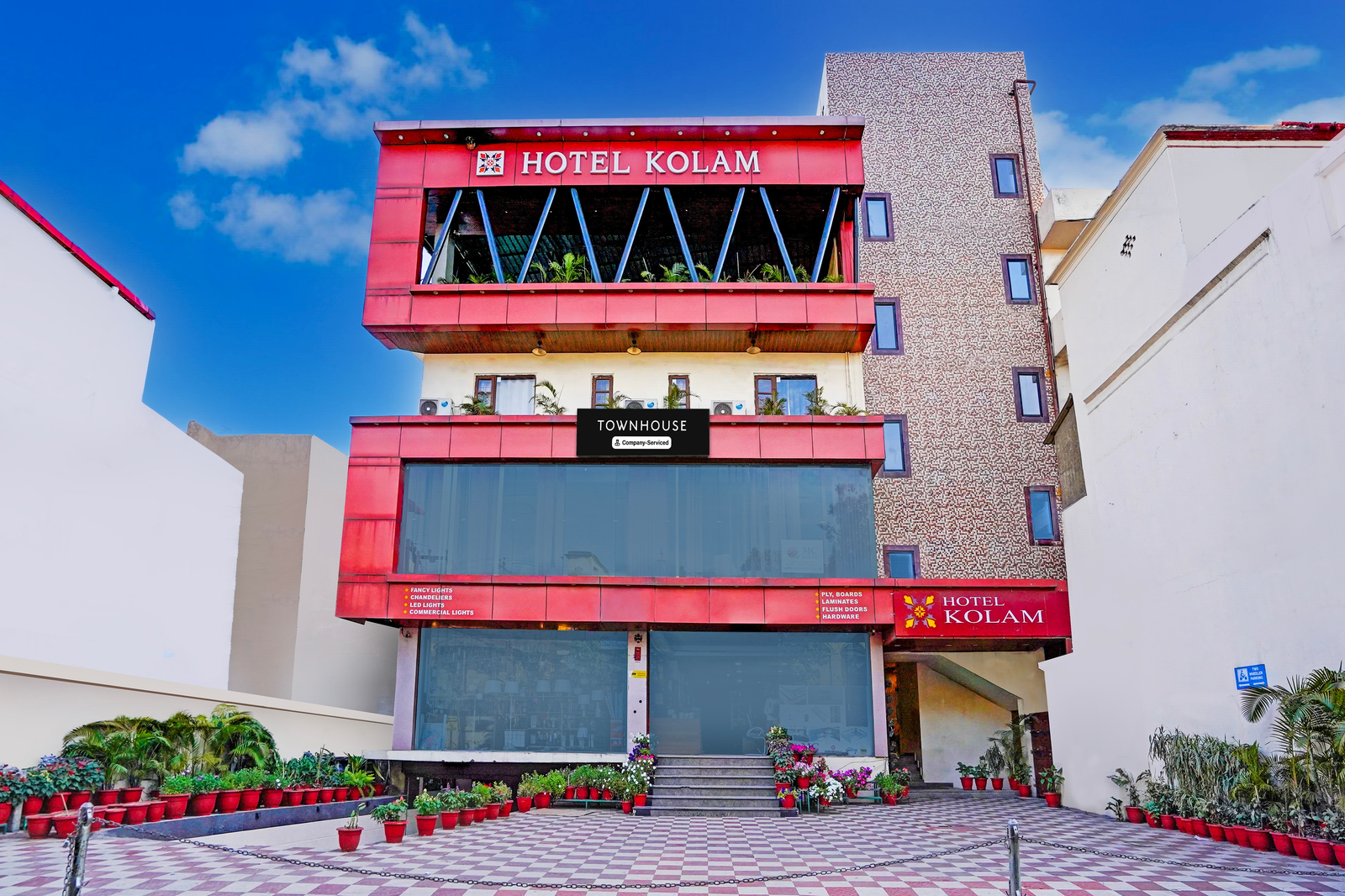 Super Townhouse Prince Chowk Near Railway Station,NEAR DEHRADUN TRAIN STATION,4 star