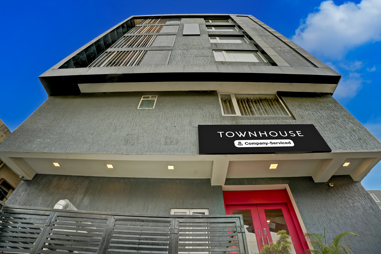 Super Townhouse Ulsoor Near Halasuru Metro Station,Ulsoor,3 star