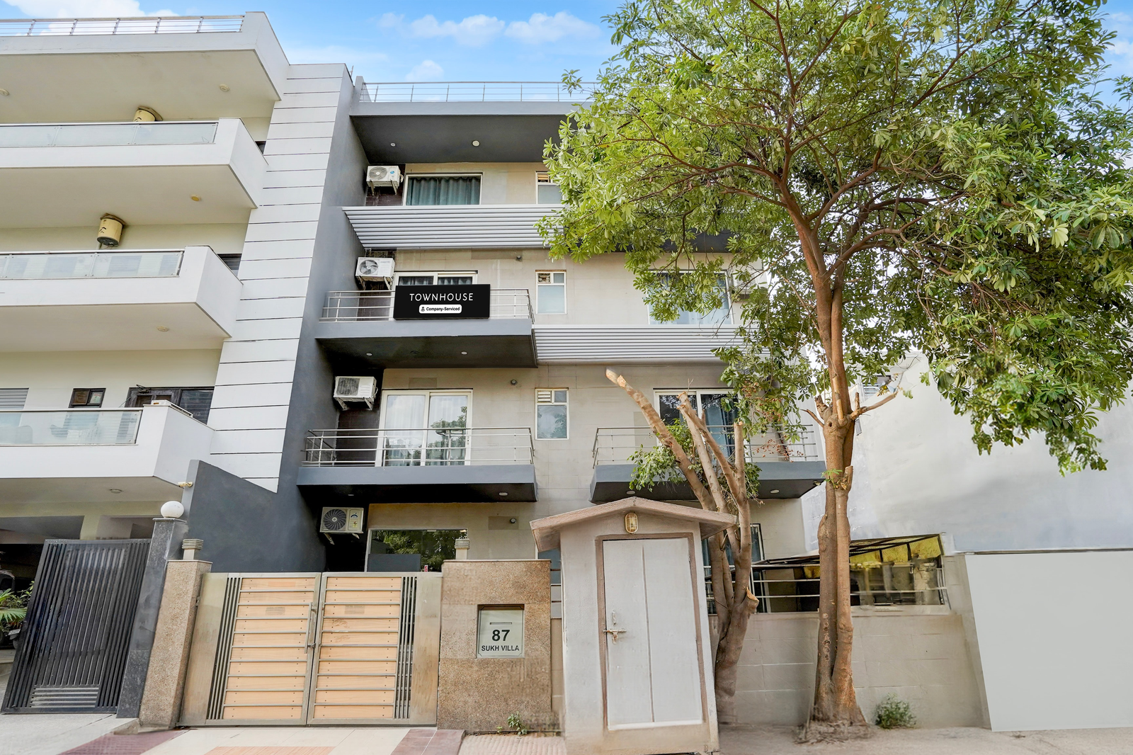 super townhouse sector 53 golf course road