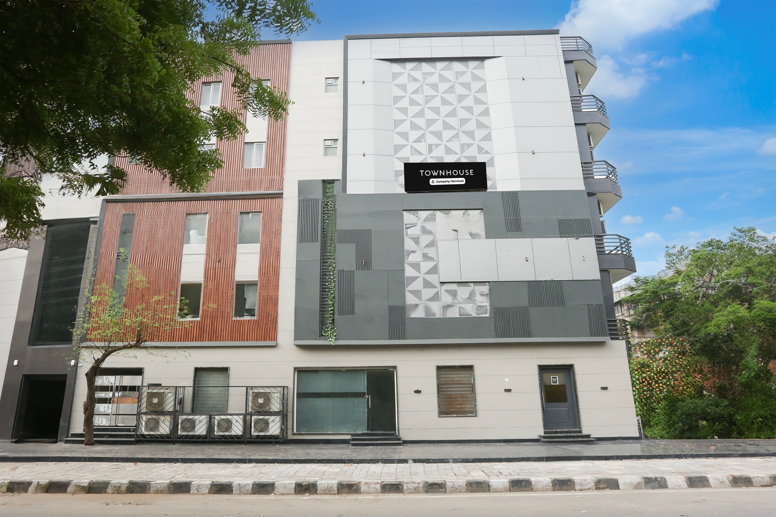 super townhouse rohini sector 18 formerly relic stay