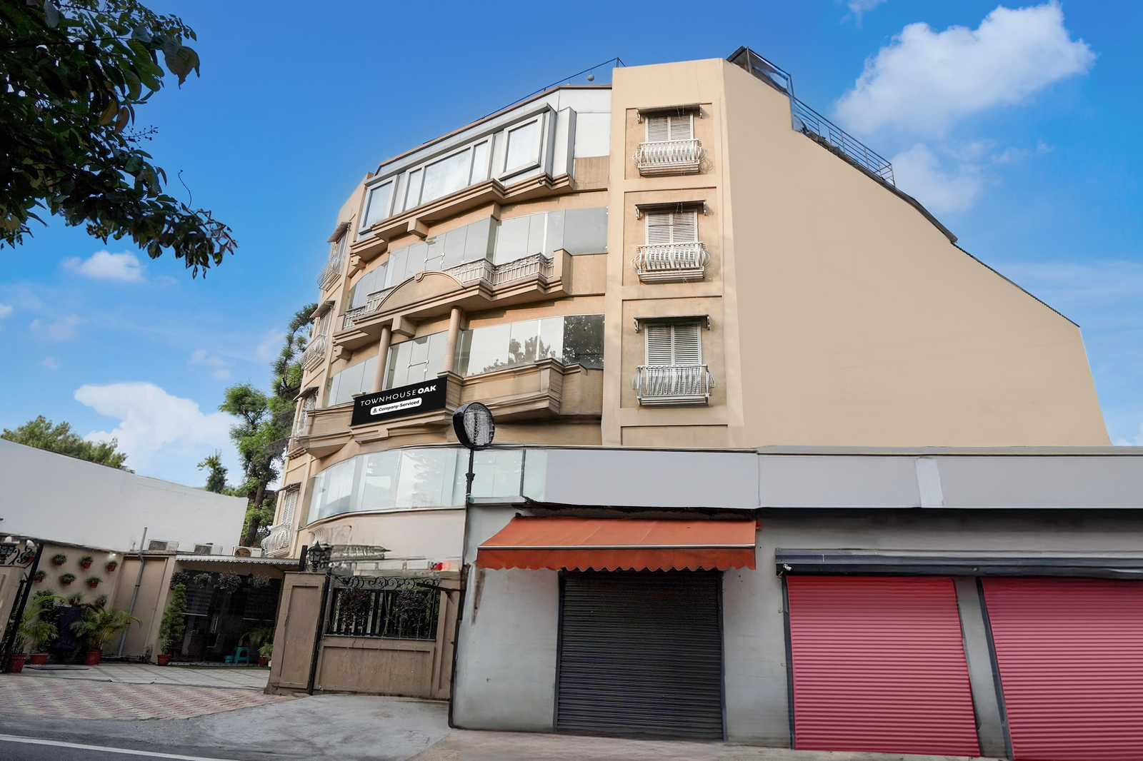 Super Townhouse Oak Rajpur Road Dehradun,Rajpur Road,4 star