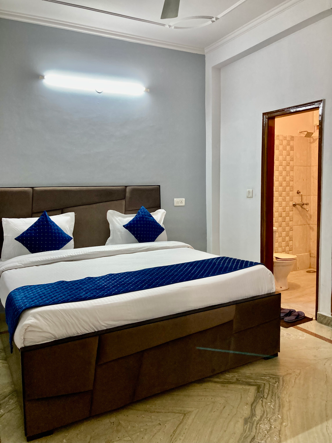 The Gleam Hotel,,2 star