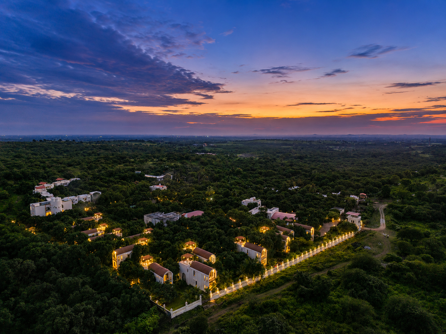 Le Casa Lion Resort,,3 star