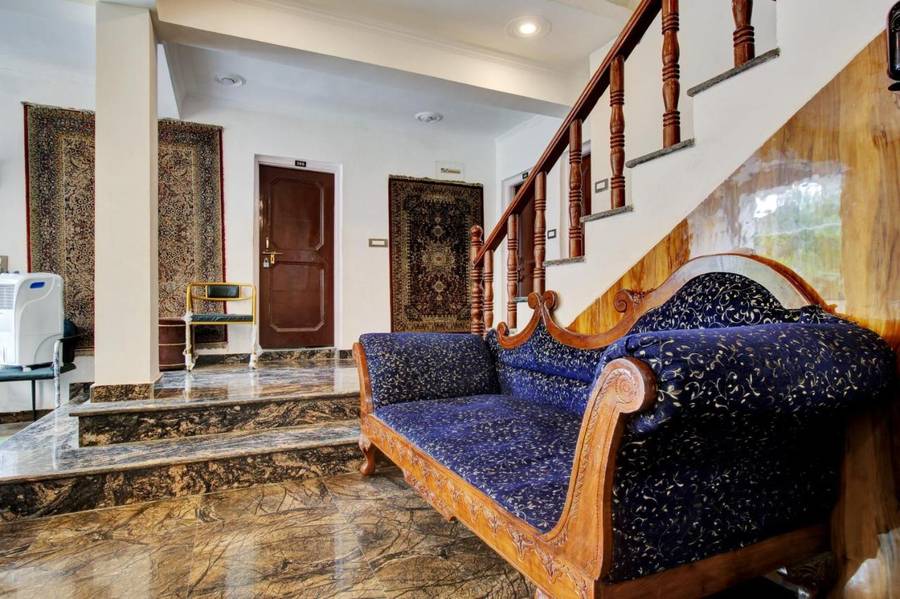 Collection O Dal Lake,SHIV PORA BUND,3 star