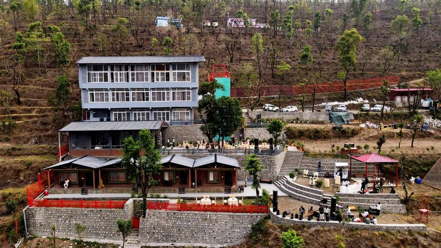 Prashanti Farms & Resort,Central Hope Town,2 star