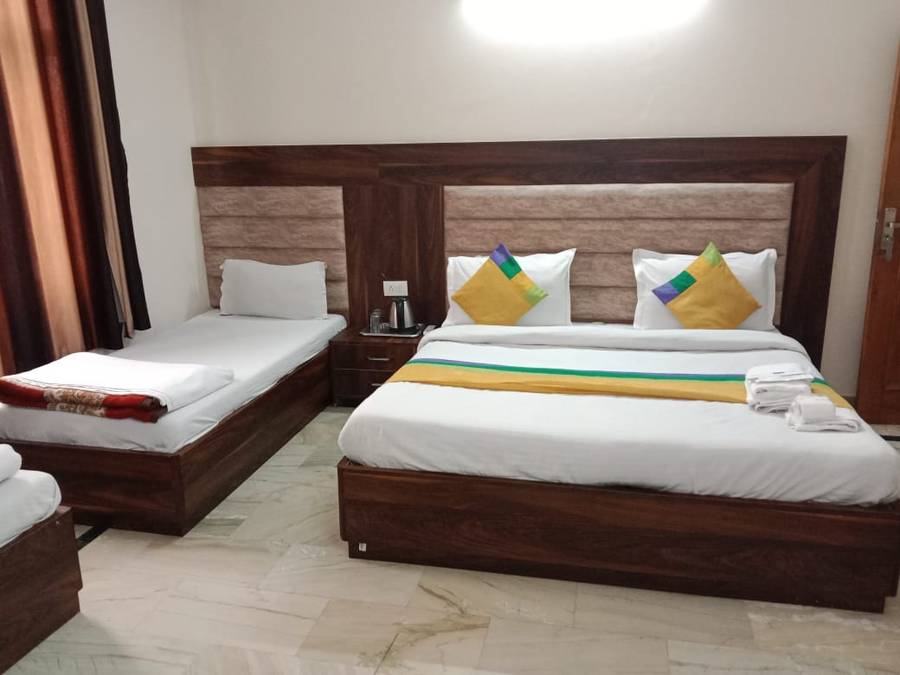 Hotel Mercury Inn By Sonachi - 50 Meters From Golden Temple,Near Golden Temple,3 star