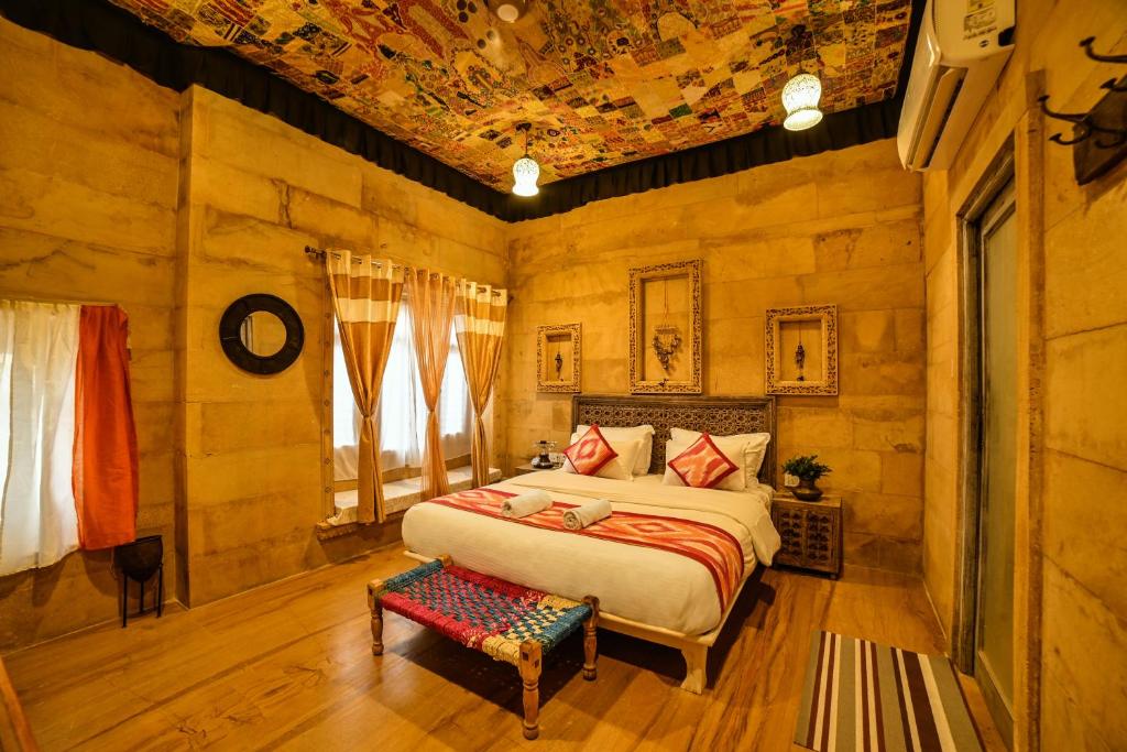 room-image