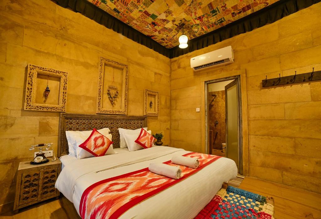 room-image