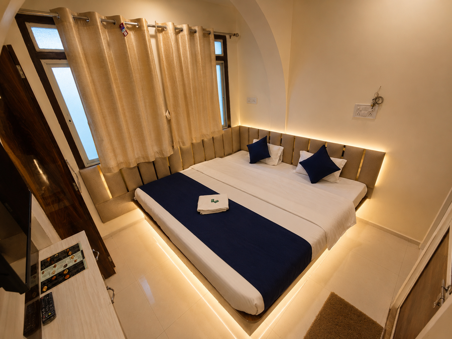 Hotel Aagman Palace - Near Mahakal Temple,Mahakal Marg,3 star