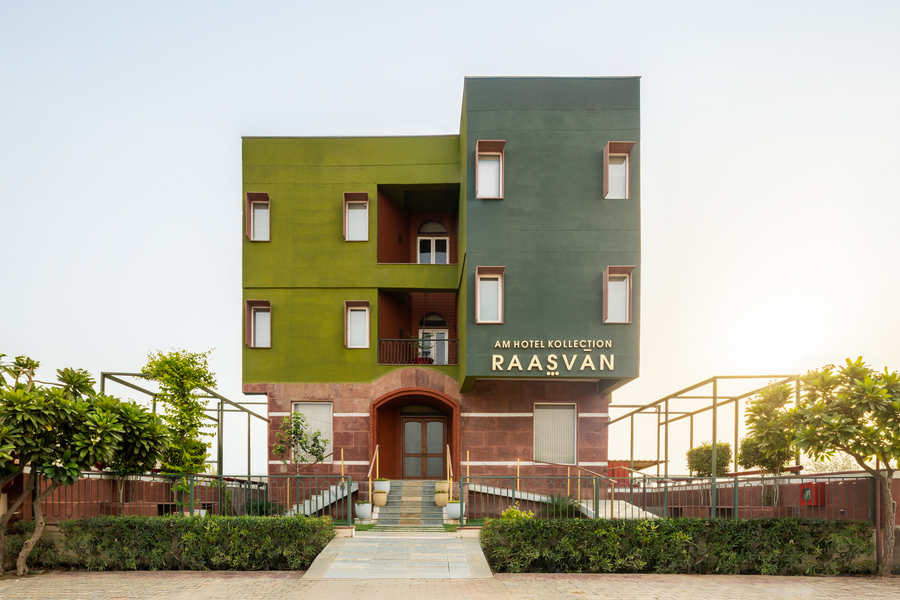 raasvan vrindavan am hotel kollection