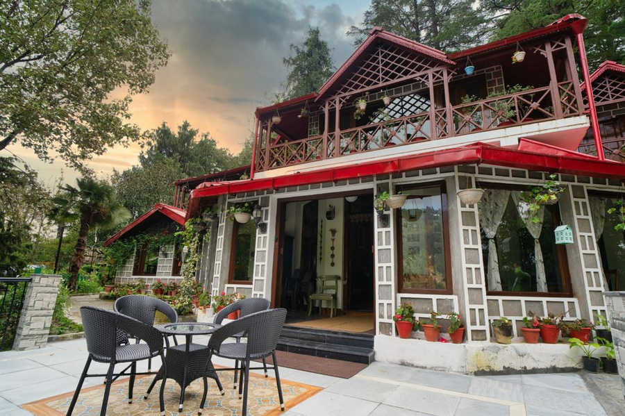 The Hive Cottage,,4 star