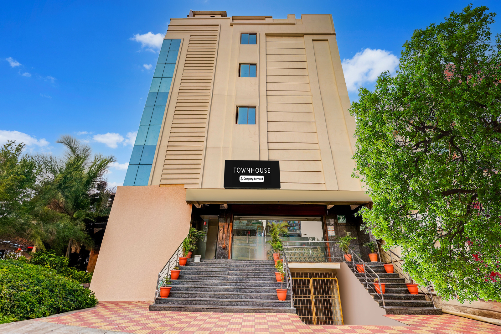Oyo Townhouse Gajuwaka Centre,10-2-5/2, Main Road, Old Gajuwaka,3 star