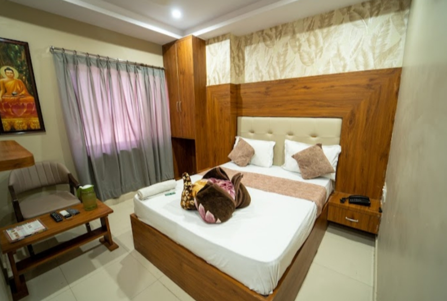 Hotel Siddhi Vinayak,Near Umaid Bhawan Palace,2 star