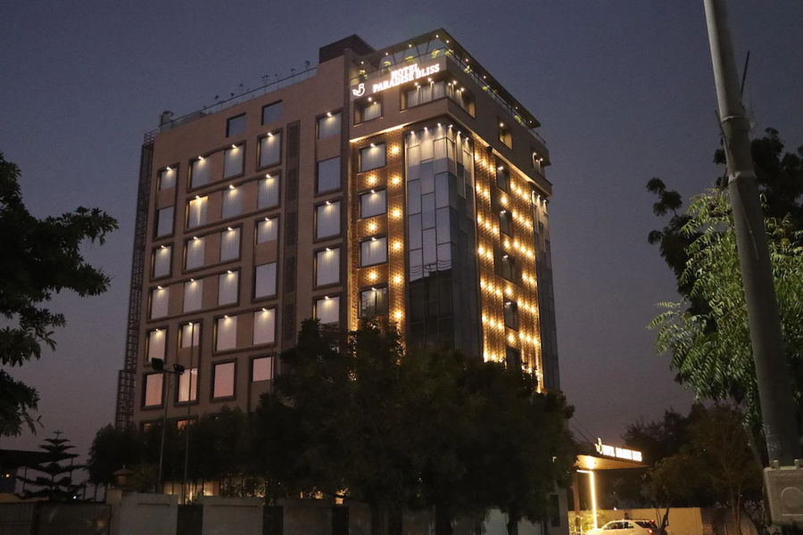 Hotel Paradise Bliss,,3 star