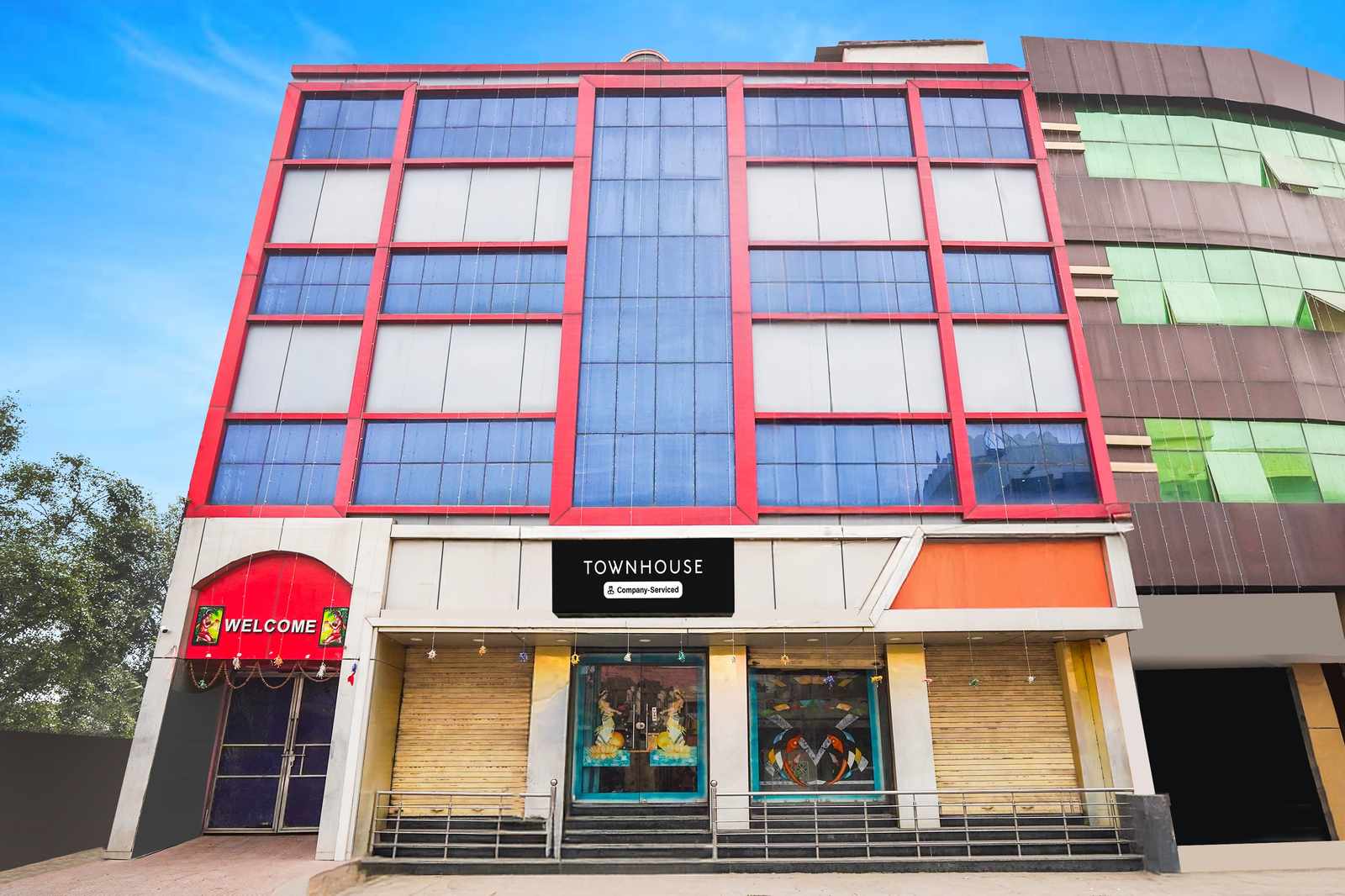Super Townhouse Butler Road Near Maripur Chowk,,3 star