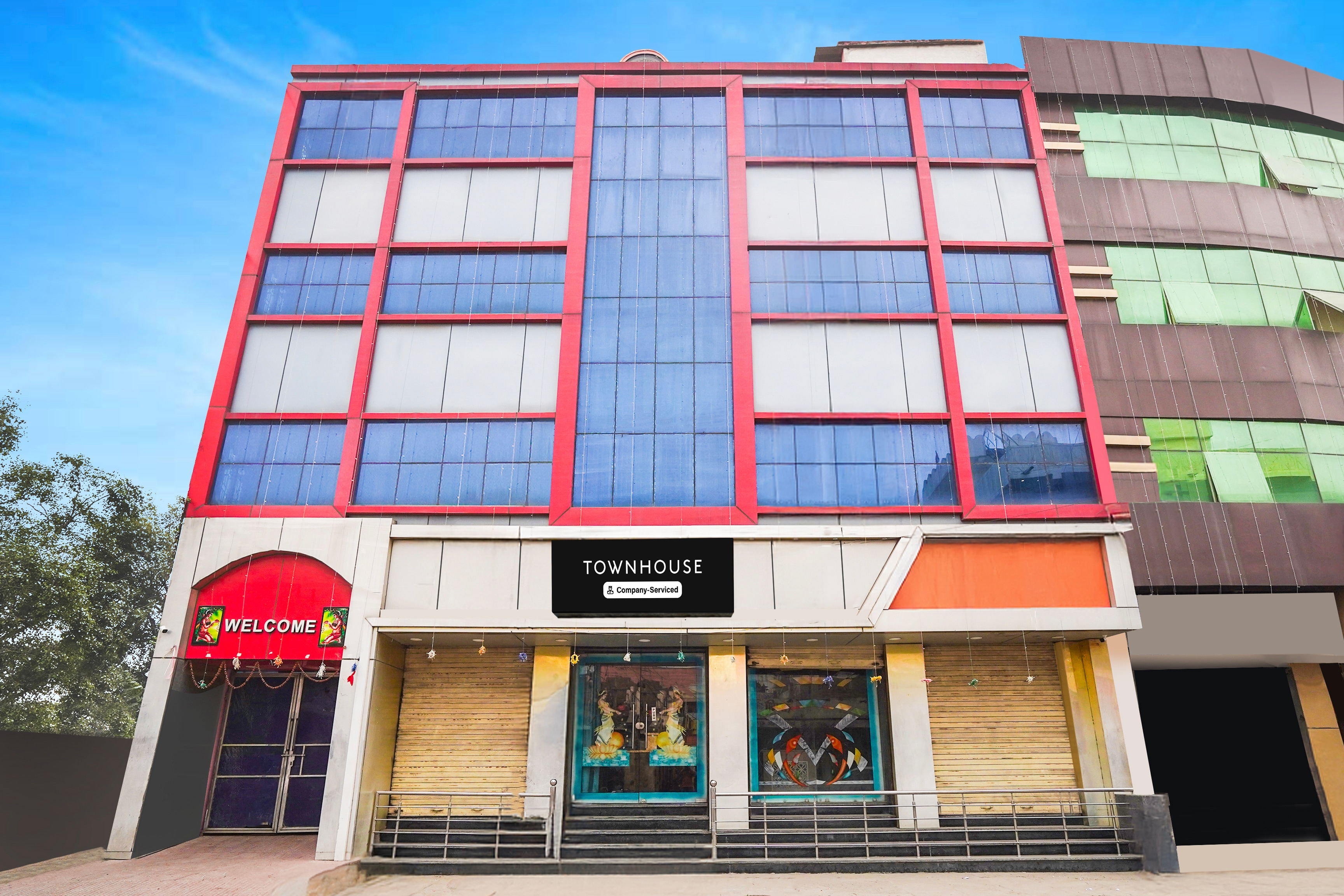 Super Townhouse Butler Road Near Maripur Chowk,,3 star