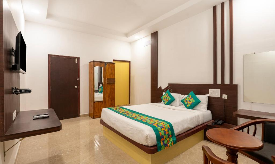Treebo Royal Plaza, 700 Mts From Promenade Beach,,3 star